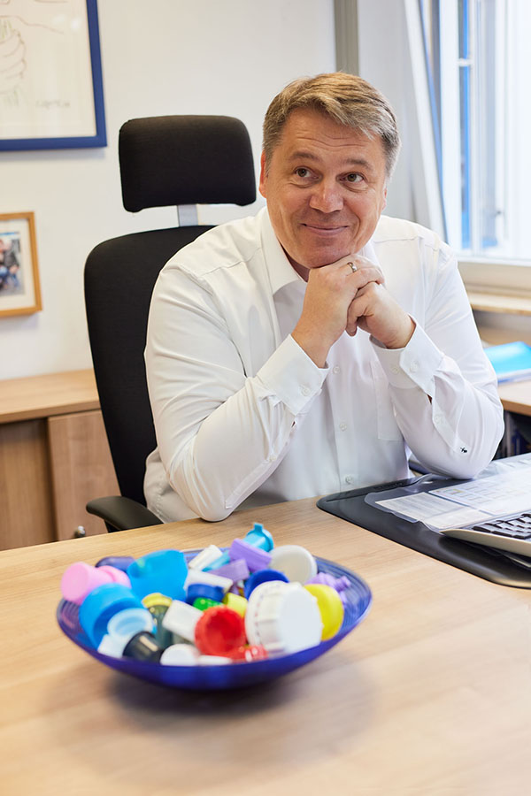 Stephan Clever, Geschäftsführer der WIRO Präzisions-Werkzeugbau GmbH
